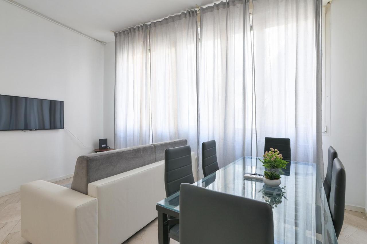 Prestige Boutique Homes - Duomo 1 Мілан Екстер'єр фото